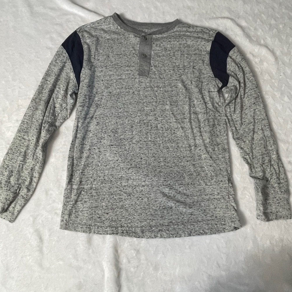 Simply Styled gray with one blue stripe Youth L (14/16) long sleeve shirt